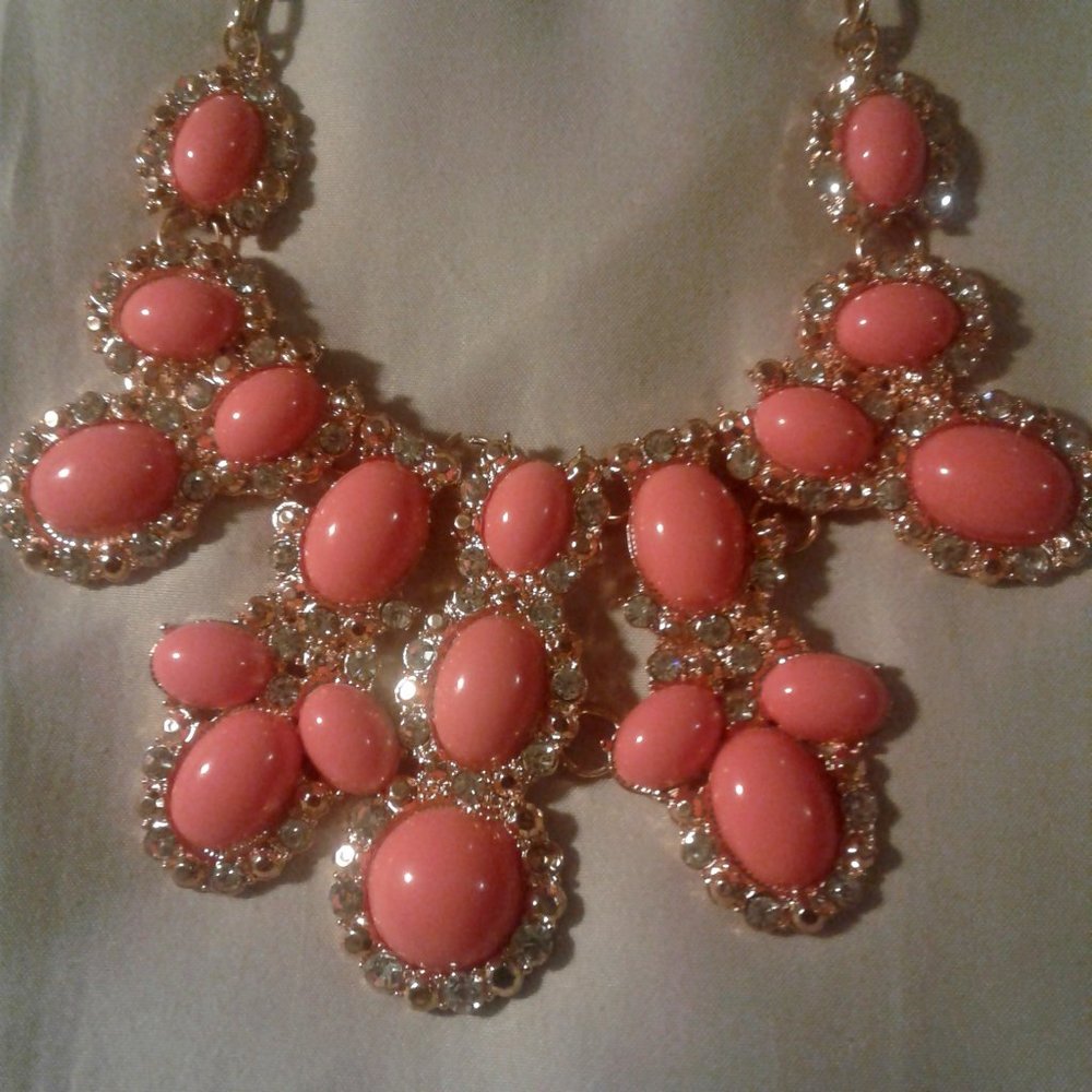 Famina Peach & Gold Plated Cluster Necklace Set